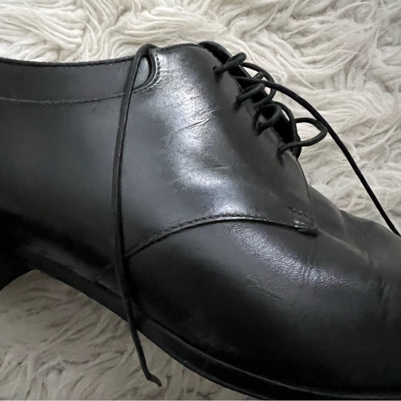 Louis Vuitton Men’s Leather Shoes - Picture 9 of 12